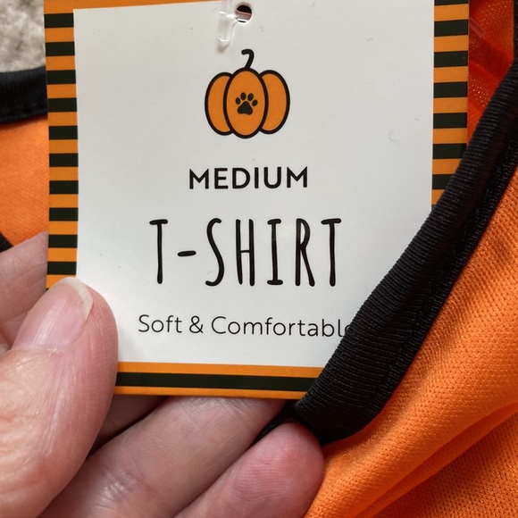 🎃 Halloween cute shirt size Med NWT - Picture 2 of 3